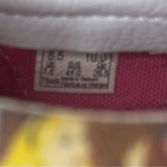 Vans x Disney Alice in Wonderland slides 8.5 Men/10.5 W - Picture 11 of 11